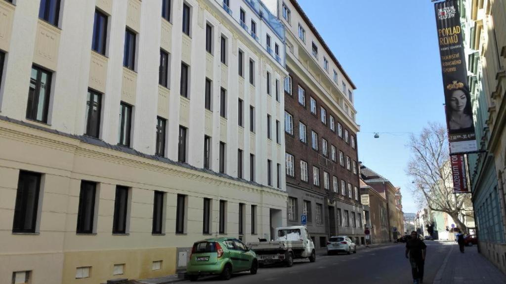 Apartments Near The Center With Privat Parking Бърно Екстериор снимка